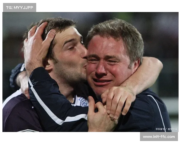 雨战中瓜迪奥拉振臂庆祝，千场时刻情感流露